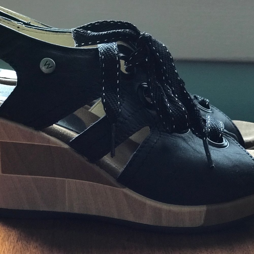 Wolky slingback sandals in black leather; size 38